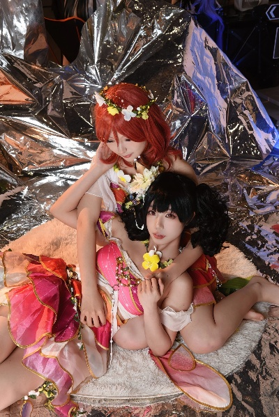 《妮姬》翘臀兔耳女神战斗秀：清凉视觉盛宴来袭！
